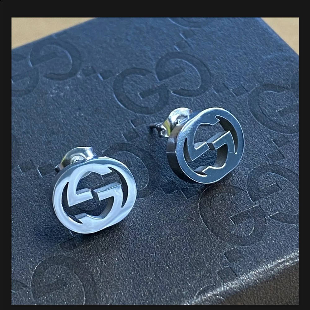 Silver Interlocking GG Studs